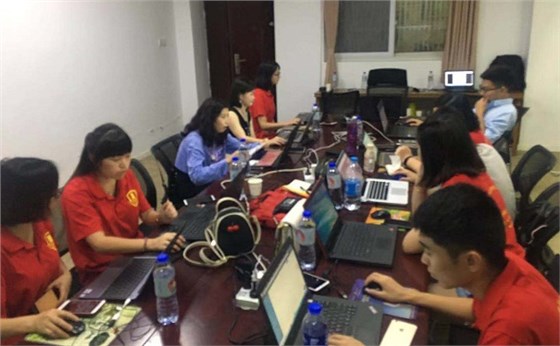 光銘防輻射工作中 光銘防輻射工作中