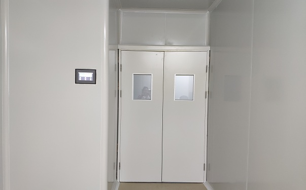 手術(shù)室門(mén)